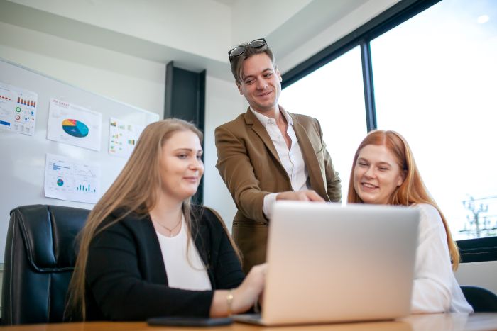 un gruppo di consulenti SEO