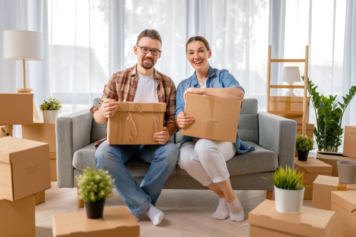 una coppia che trasloca